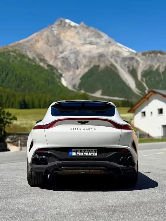 Main__Slider__Photo:Aston Martin DBX 4.0 V8 DBX707 06/2023-0