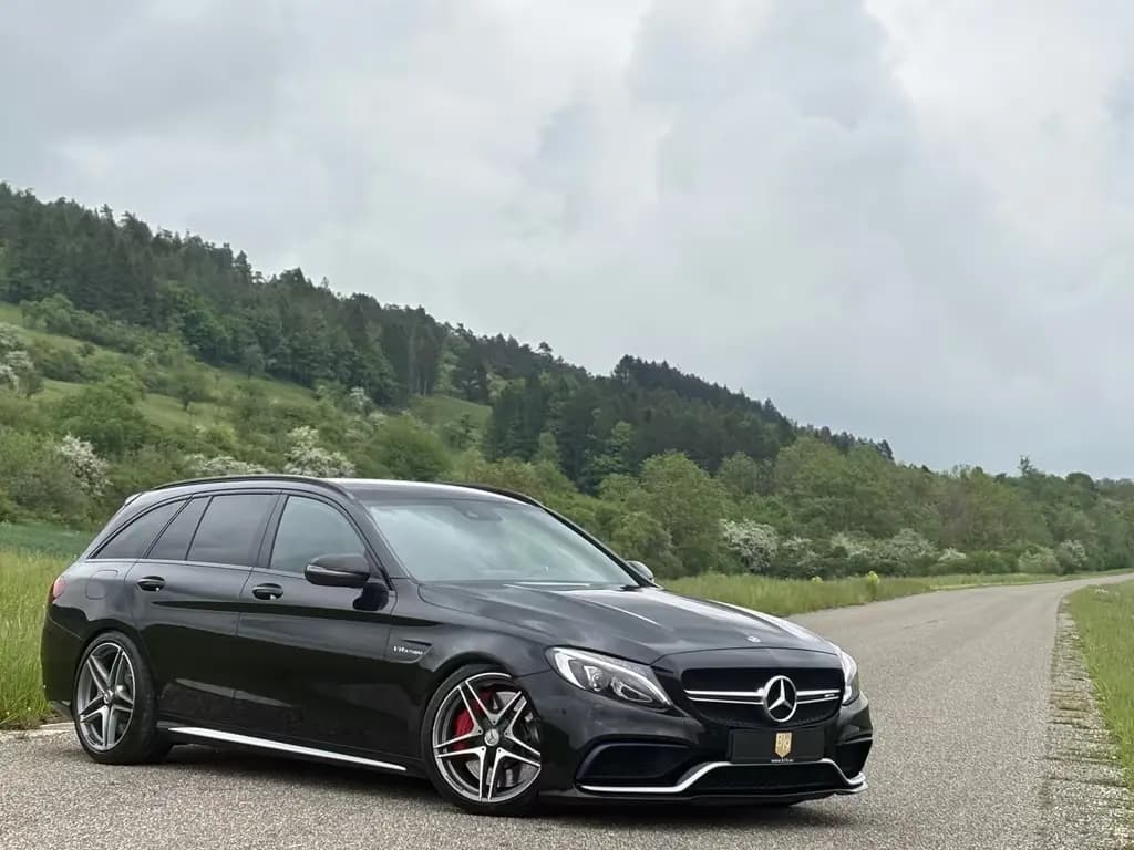 Main__Slider__Photo:Mercedes-Benz C 63 AMG C 63 S AMG T/Perf.AGA/Comand/Burmester/Kamera/ 09/2015-0