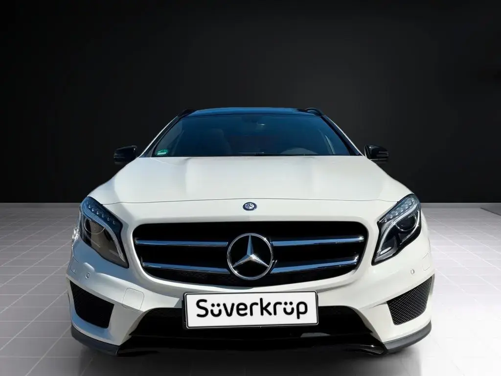 Main__Slider__Photo:Mercedes-Benz GLA 200 AMG NIGHT PANO AUTOMATIK wenig Km 05/2015-1