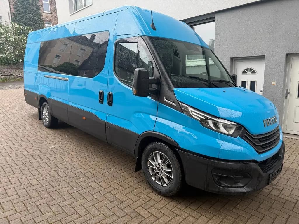 Main__Slider__Photo:Iveco Other Daily 35-180 9 Sitzer Navi Kamera Automatik LED 12/2023-0
