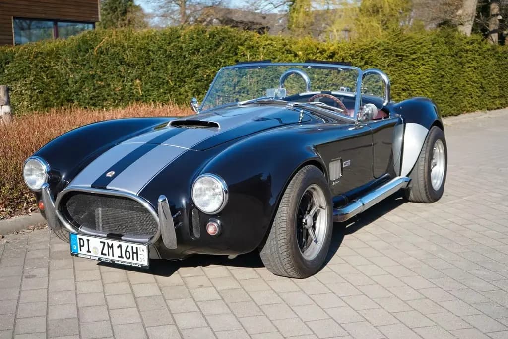 Main__Slider__Photo:Cobra Other Andere 01/1971-0