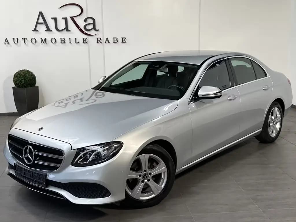 Main__Slider__Photo:Mercedes-Benz E 220 d Limousine Avantgarde NAV+LED+AHK+CARPLAY 09/2019-0