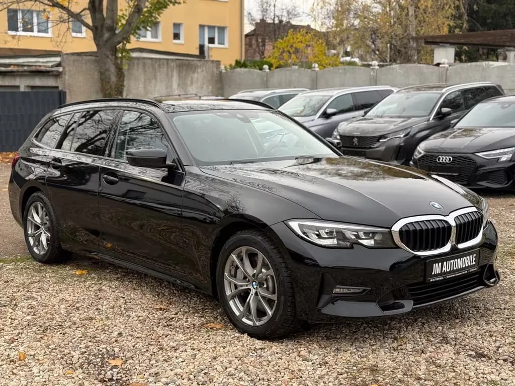Main__Slider__Photo:BMW 330 i Sportline/Vollleder/Navi/3-Zone-Automatik 11/2019-0