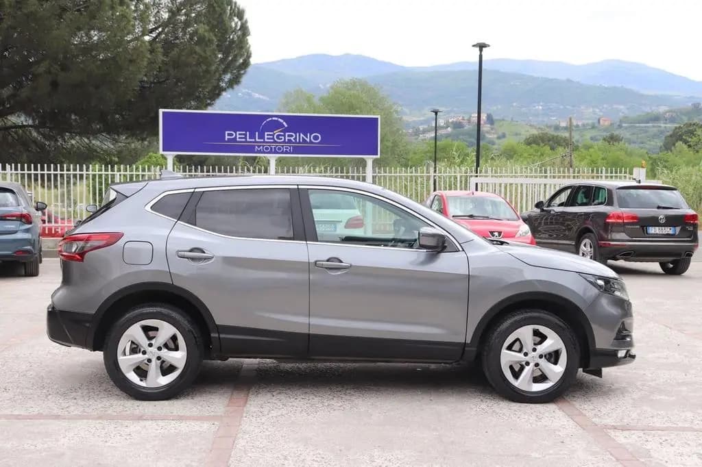 Main__Slider__Photo:Nissan Qashqai 1.6 dCi 2WD Tekna 03/2018-0