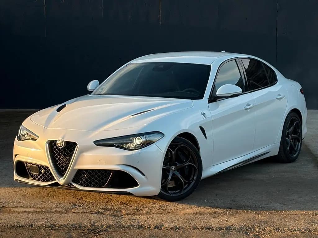 Main__Slider__Photo:Alfa Romeo Giulia Quadrif 2.9 510 Sparco Carbon Schale H&K 02/2017-0