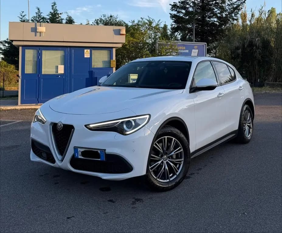 Main__Slider__Photo:Alfa Romeo Stelvio 2.2 Turbodiesel 160 CV AT8 RW 01/2022-0