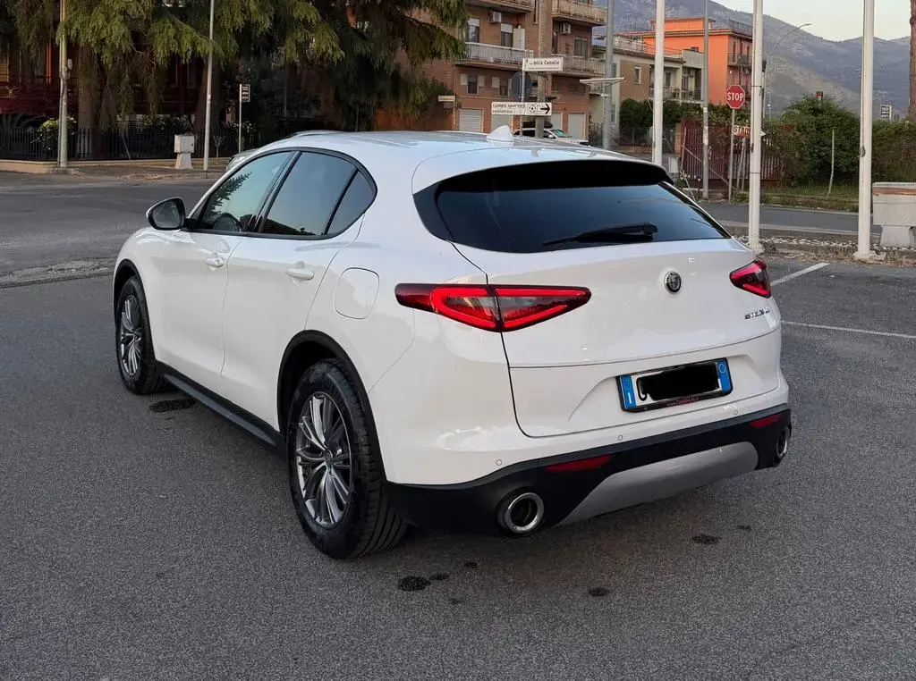 Main__Slider__Photo:Alfa Romeo Stelvio 2.2 Turbodiesel 160 CV AT8 RW 01/2022-1