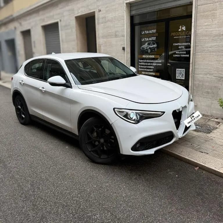 Main__Slider__Photo:Alfa Romeo Stelvio 2.2 Turbodiesel 180 CV AT8 RW 02/2018-0