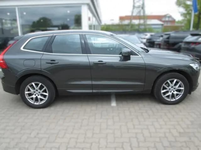 Main__Slider__Photo:Volvo XC60 Momentum 2WD Voll LED DAB Leder 05/2020-0