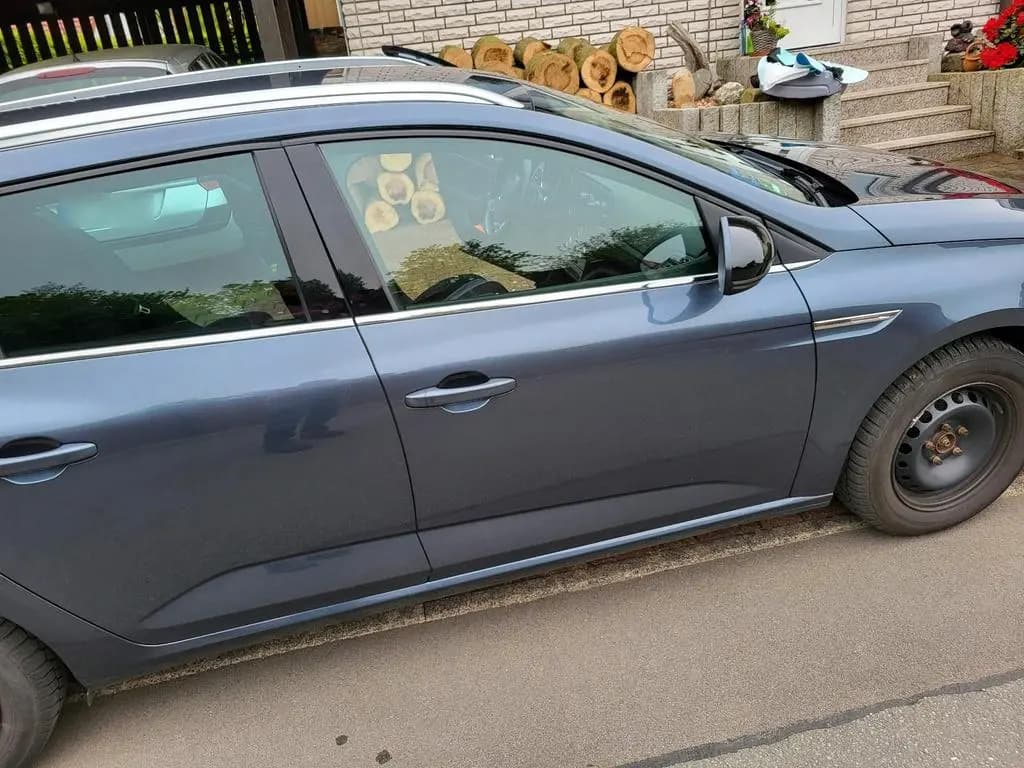Main__Slider__Photo:Renault Megane Kombi 01/2019-0
