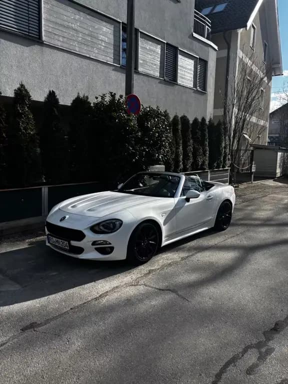 Main__Slider__Photo:Fiat 124 Spider 1.4 MultiAir Turbo Lusso Lusso 04/2016-0