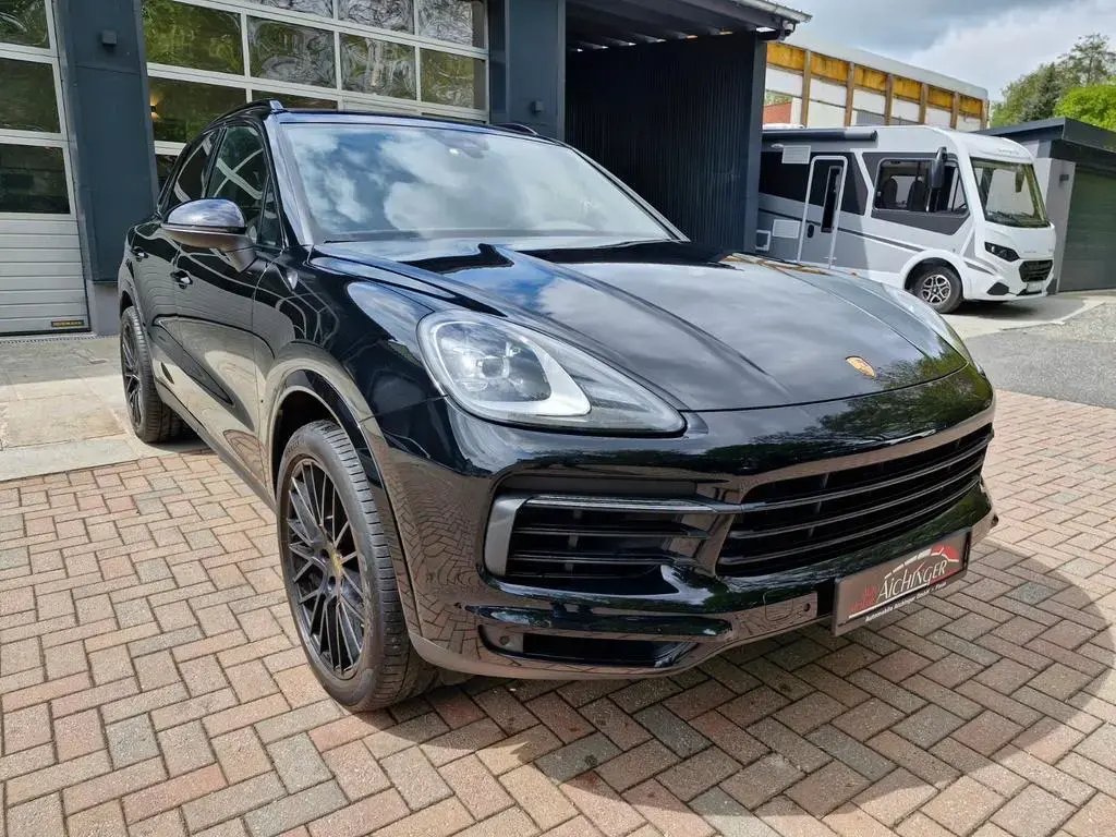 Main__Slider__Photo:Porsche Cayenne 3.0 V6 2.Hand LED Luft Kamera 21 Zoll 05/2019-1