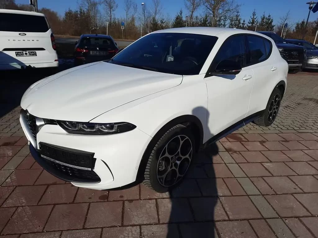 Main__Slider__Photo:Alfa Romeo Tonale 1.5 Ti Navi Kamera ALU SHZ ACC Teilleder 03/2024-0
