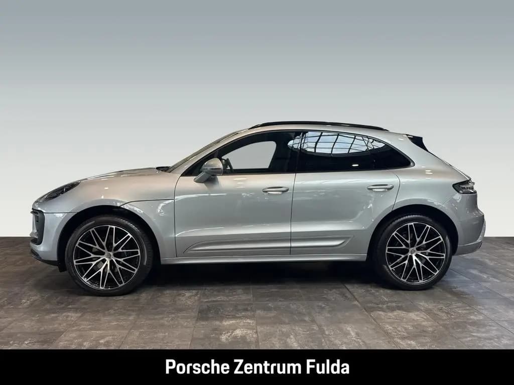 Main__Slider__Photo:Porsche Macan Luftfederung Panoramadach PASM nur 14.9km 02/2023-0