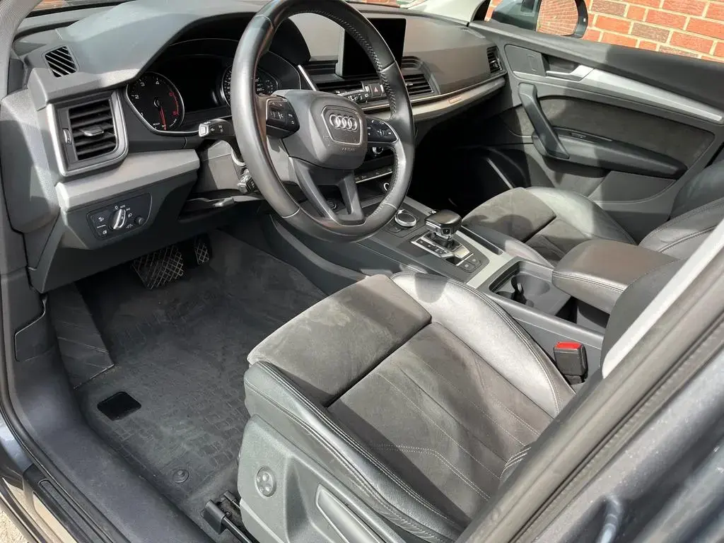 Main__Slider__Photo:Audi Q5 40 TDI Quattro TDI ,AHK,Standheizung. 02/2019-1