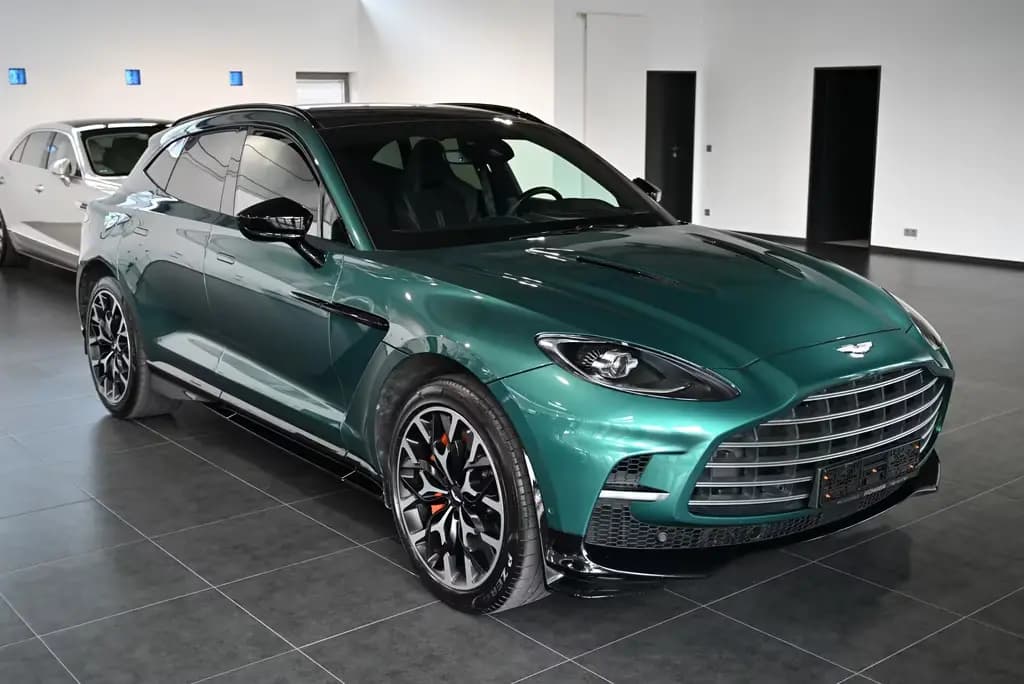 Main__Slider__Photo:Aston Martin DBX 707 / Racing Green / Garantie 2027 / AHK 02/2024-0