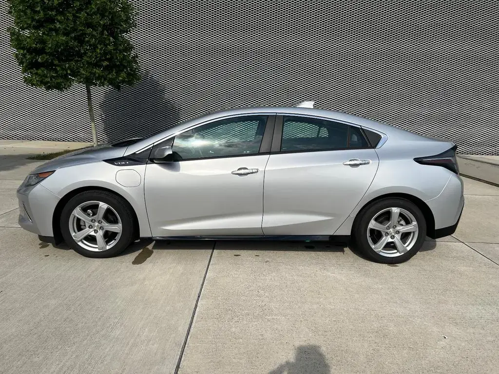 Main__Slider__Photo:Chevrolet Volt (Opel Ampera), 14 000 km, 2nd generation 03/2017-1