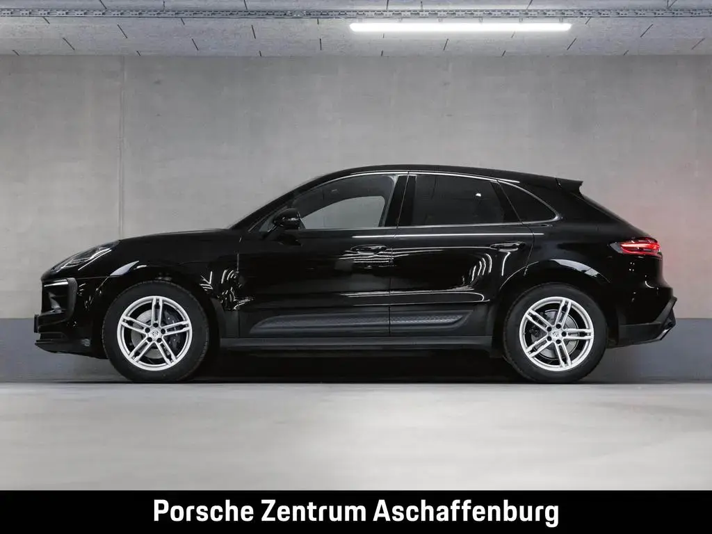 Main__Slider__Photo:Porsche Macan Rückfahrkamera Spurwechselassistent 05/2023-1