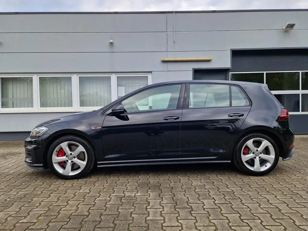 Main__Slider__Photo:Volkswagen Golf VII Lim. GTI Performance *Pano*Kamera*LED 02/2018-1