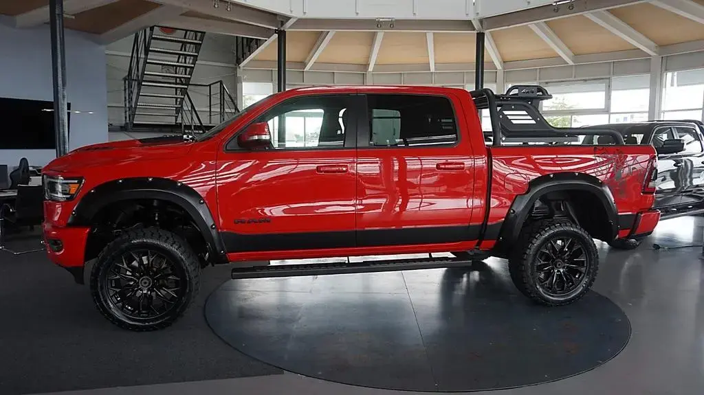 Main__Slider__Photo:Dodge RAM 1500 HEMI Hoch-Breit* Navi12*Alu20*Crew-Cab 04/2023-1