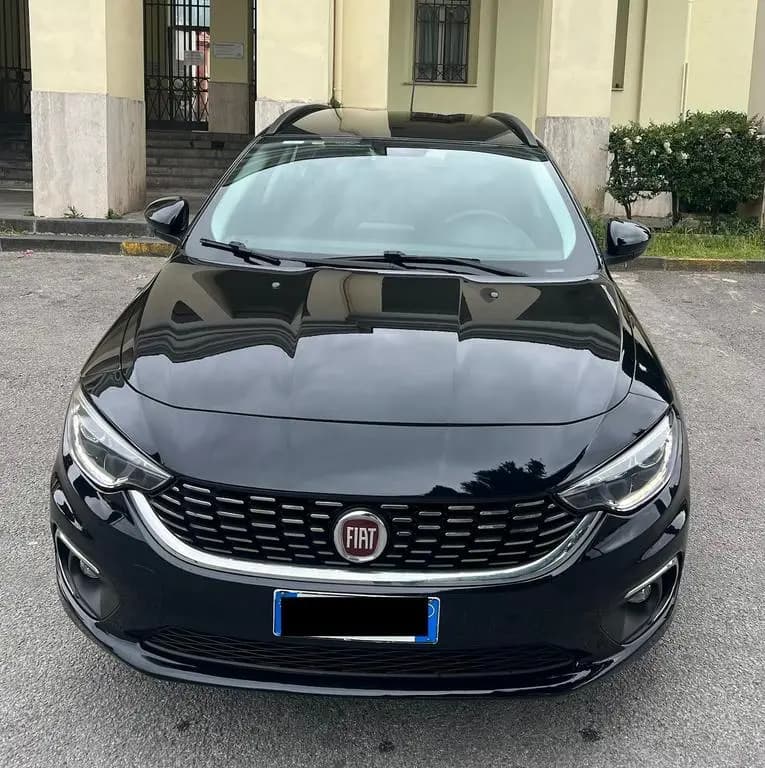 Main__Slider__Photo:Fiat Tipo 1.6 Mjt S&S DCT SW Lounge 05/2018-0