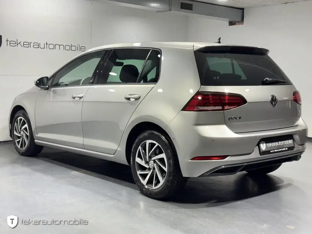 Main__Slider__Photo:Volkswagen Golf VII 1.5 TSI Sound *Navigation*CarPlay* Sta 08/2017-1