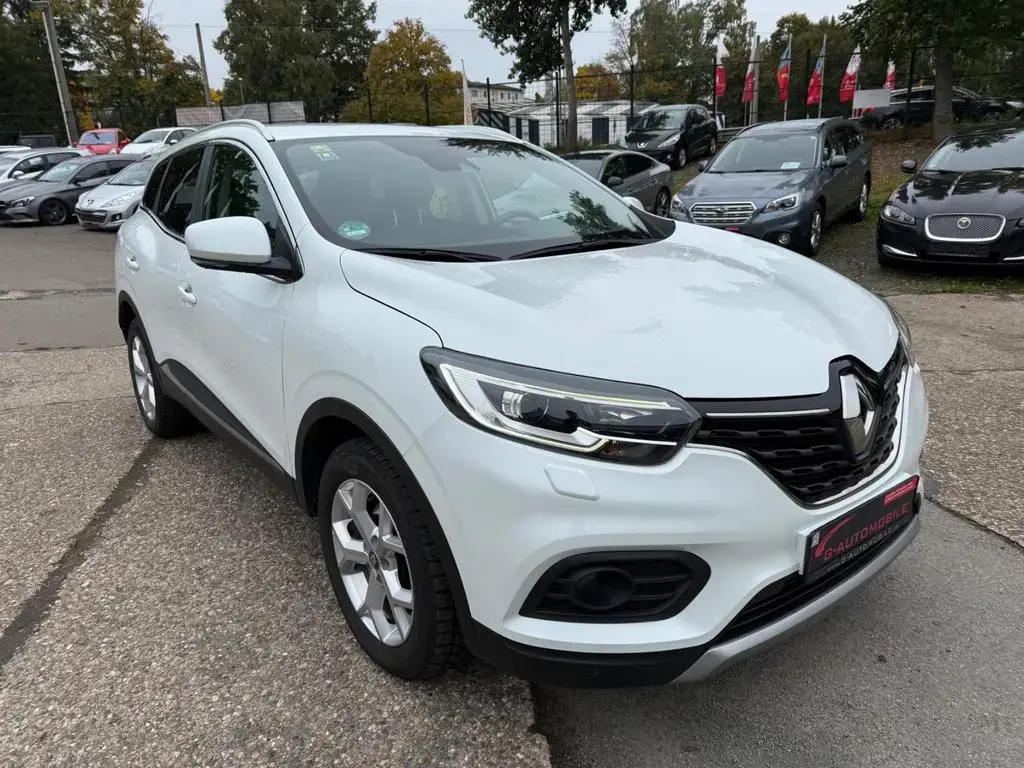 Main__Slider__Photo:Renault Kadjar Limited 01/2020-1