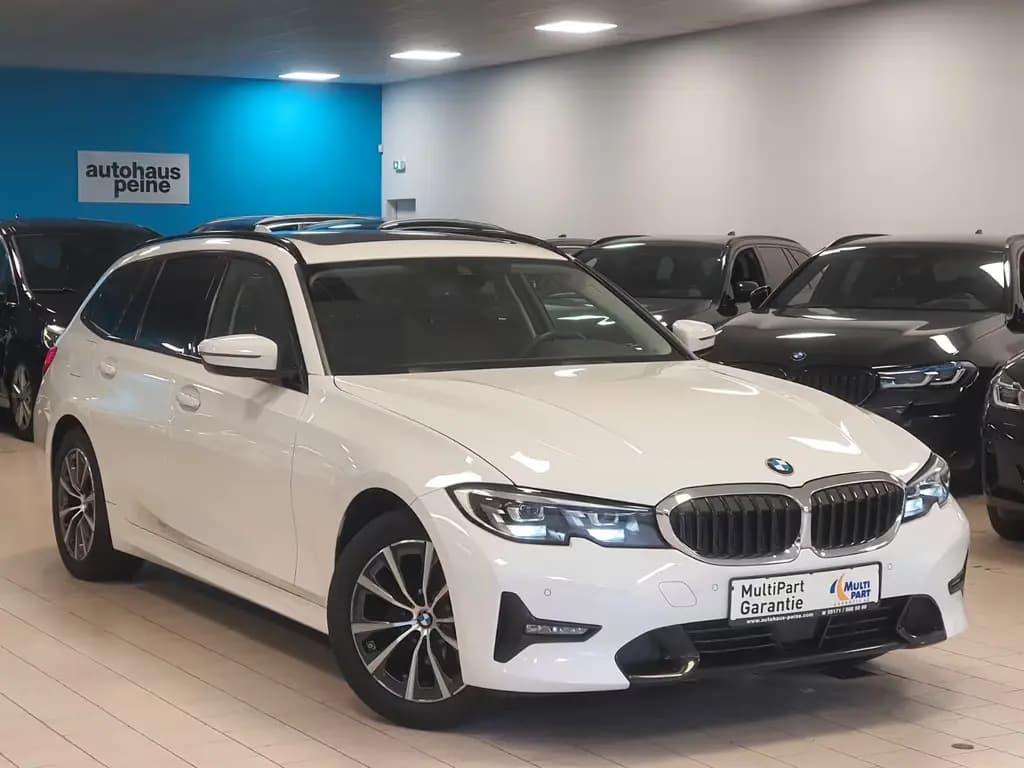 Main__Slider__Photo:BMW 320 d Sport Line Aut/Navi/Stop&Go/Panarama/Leder 04/2021-0