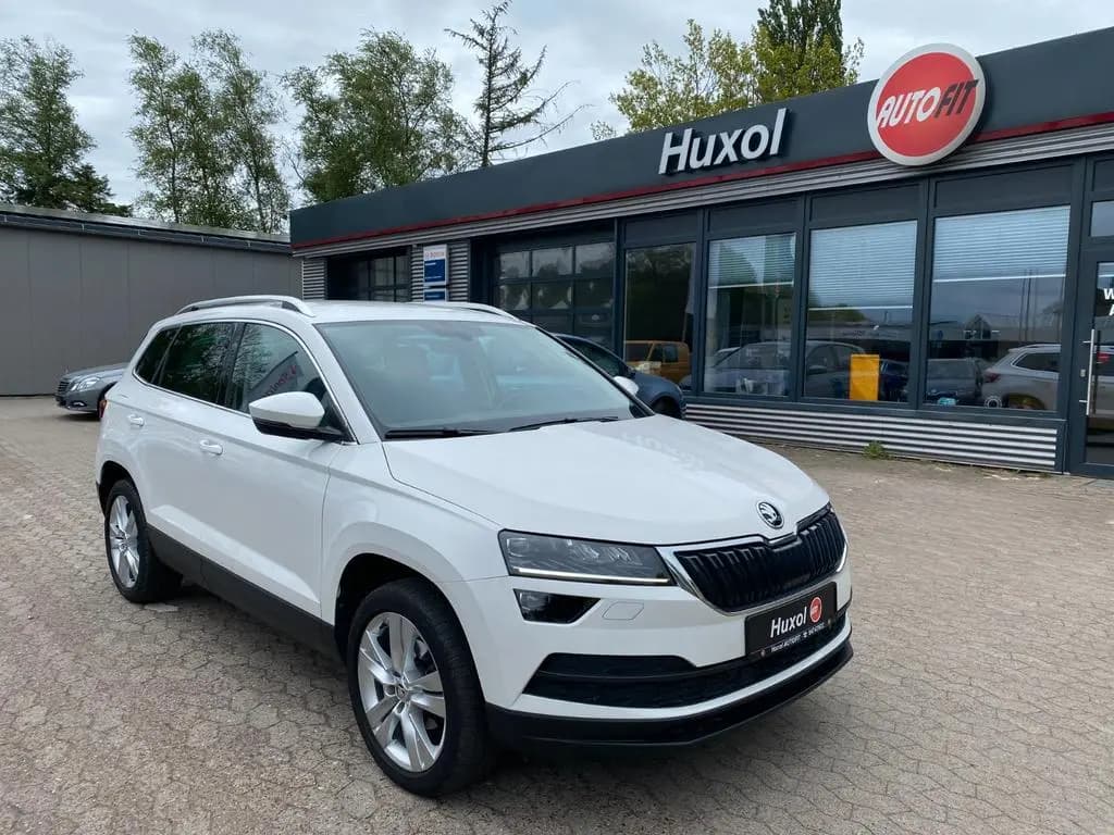 Main__Slider__Photo:Skoda Karoq Style, ACC, AHK, 1.Hand, Top Zustand 09/2019-0