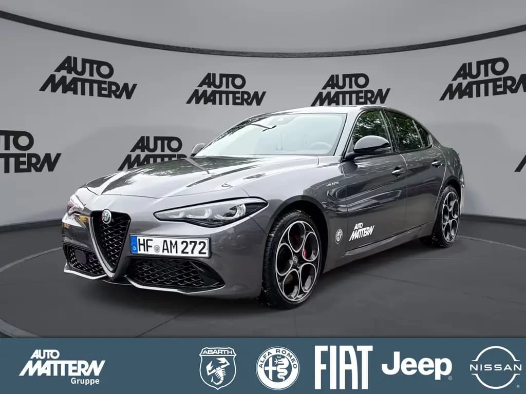 Main__Slider__Photo:Alfa Romeo Giulia 2.0 Turbo 16V Veloce Q4 11/2023-0