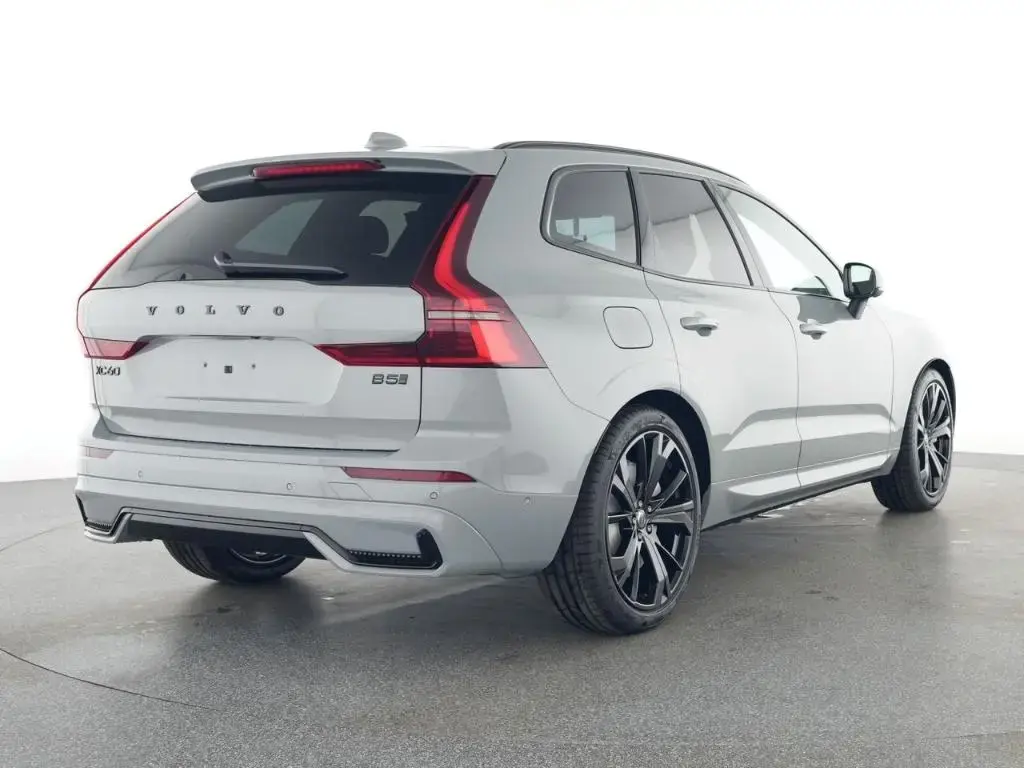 Main__Slider__Photo:Volvo XC60 B5 B Plus Black Edition AWD HUD AHK Luftf. 09/2025-1