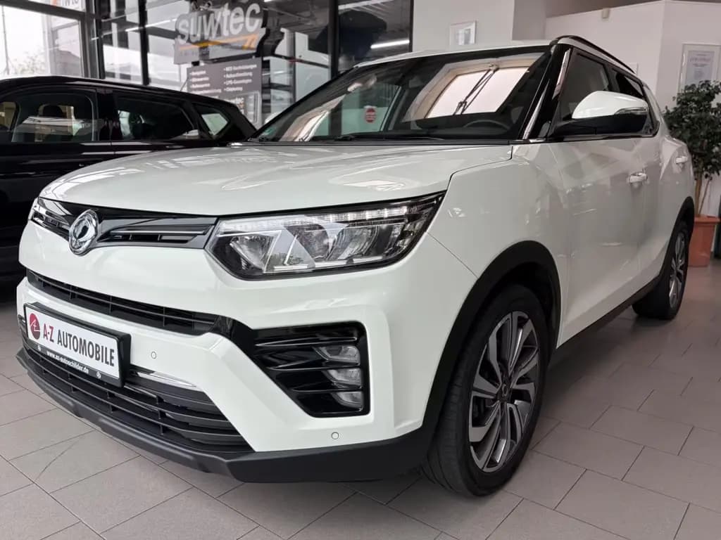 Main__Slider__Photo:Ssangyong Tivoli 1.5 T-GDi Sapphire/LED/NAVI/R-KAM/SHZ/18" 03/2021-0
