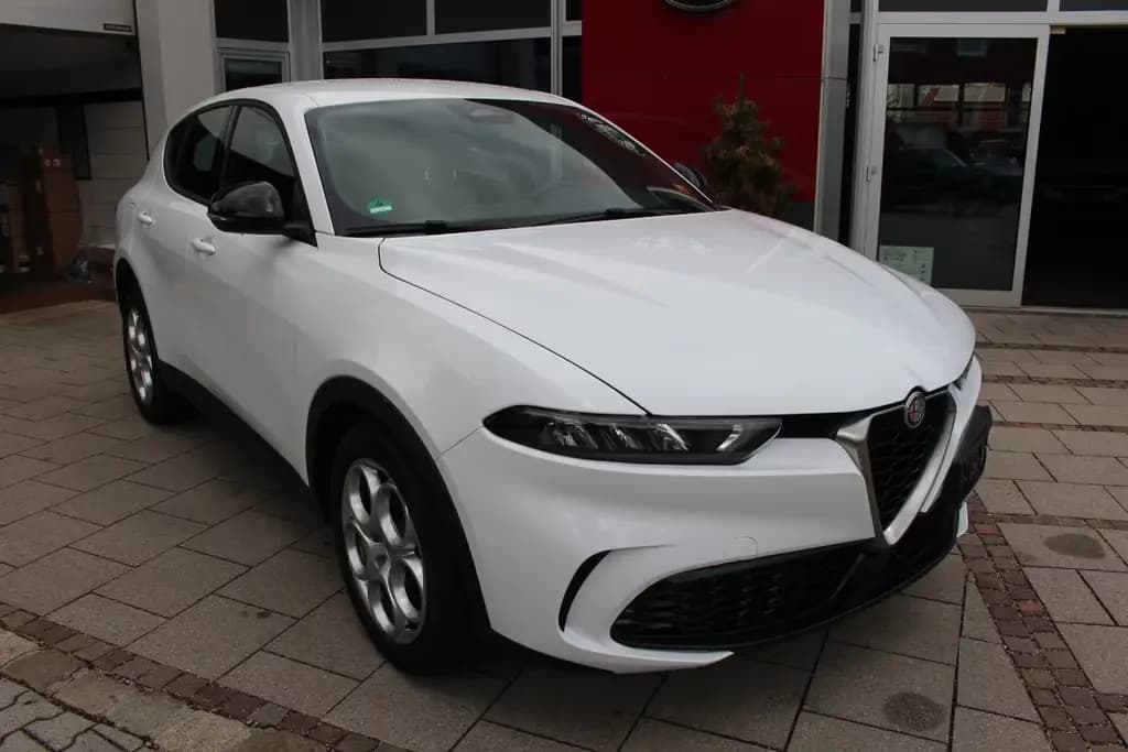 Main__Slider__Photo:Alfa Romeo Tonale Super  0,99% Finanzierung 08/2023-0