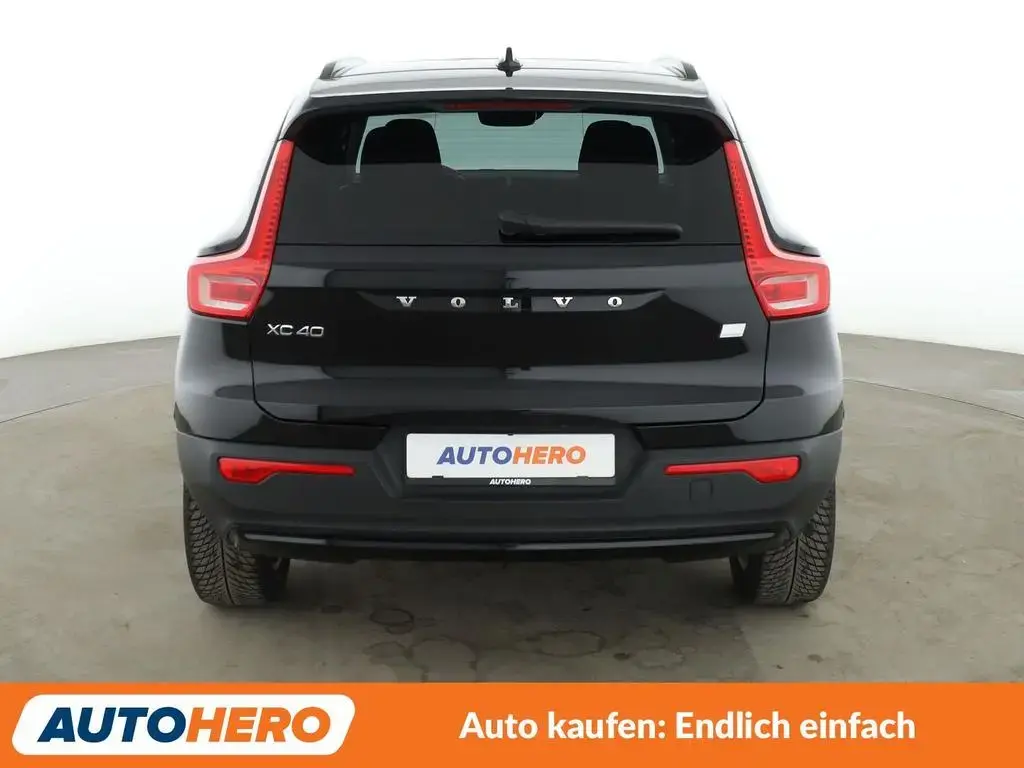 Main__Slider__Photo:Volvo 1.5 T5 Plug-in Hybrid R-Design Expression 2WD 02/2021-1