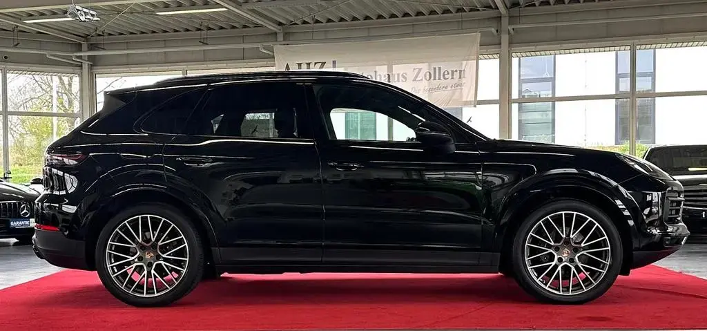 Main__Slider__Photo:Porsche Cayenne Platinum Edition/PANO/BOSE/LUFT/RFK 01/2023-1