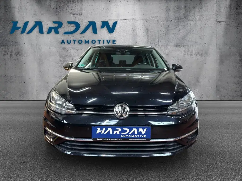Main__Slider__Photo:Volkswagen Golf VII Lim. IQ.DRIVE Start-Stopp 11/2019-1