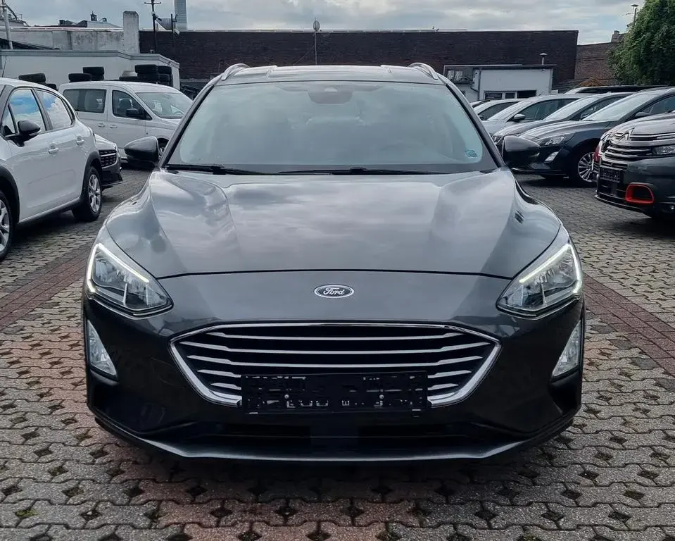 Main__Slider__Photo:Ford Focus Turnier Cool & Connect-1.HD-NAVI-TEMPOMAT- 11/2019-1