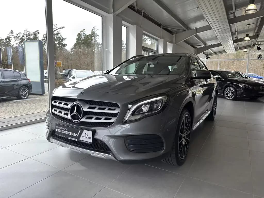 Main__Slider__Photo:Mercedes-Benz GLA 200 AMG Line LED*360KAMERA*PANORAMA*NAVI*2HD 02/2018-0