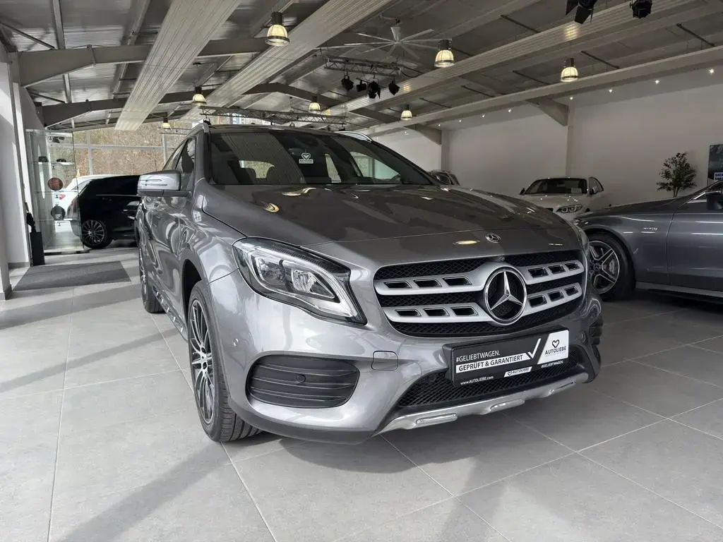 Main__Slider__Photo:Mercedes-Benz GLA 200 AMG Line LED*360KAMERA*PANORAMA*NAVI*2HD 02/2018-1