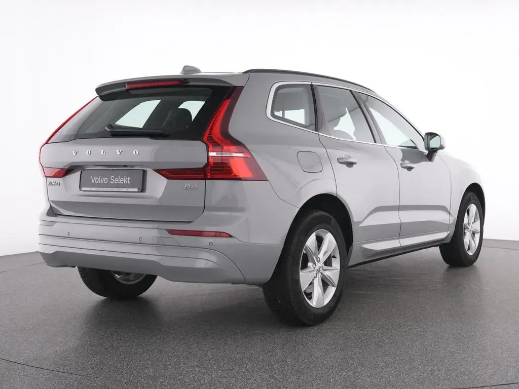 Main__Slider__Photo:Volvo XC60 B4 CORE AHK+WINTERPAK+KAMERA+NAVI+LM18 04/2024-1