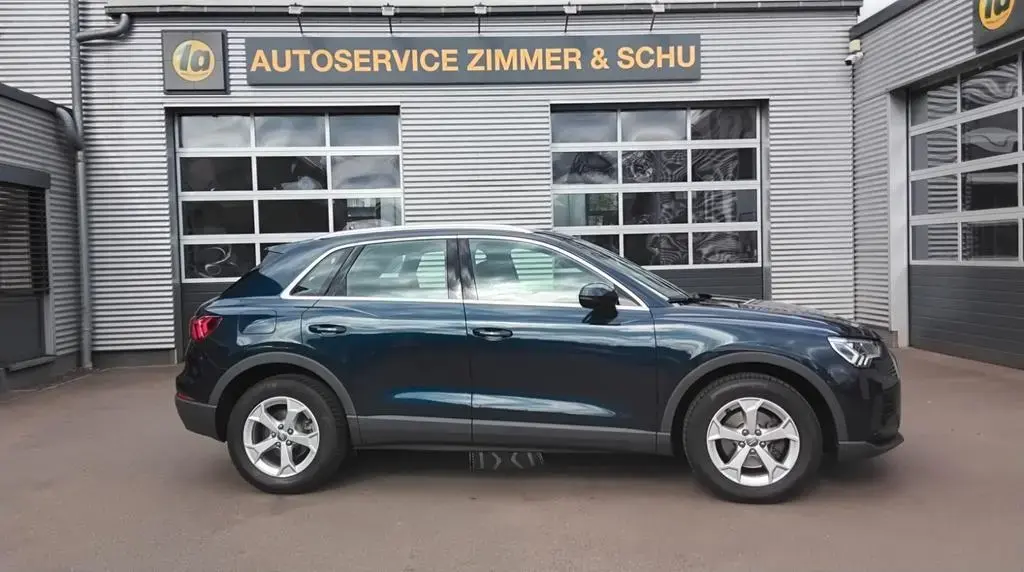 Main__Slider__Photo:Audi Q3 35 TFSI basis 09/2019-1