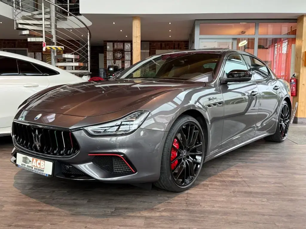 Main__Slider__Photo:Maserati Ghibli Modena S Q4 Ultima GSD LED ACC H-K 360° 02/2025-1