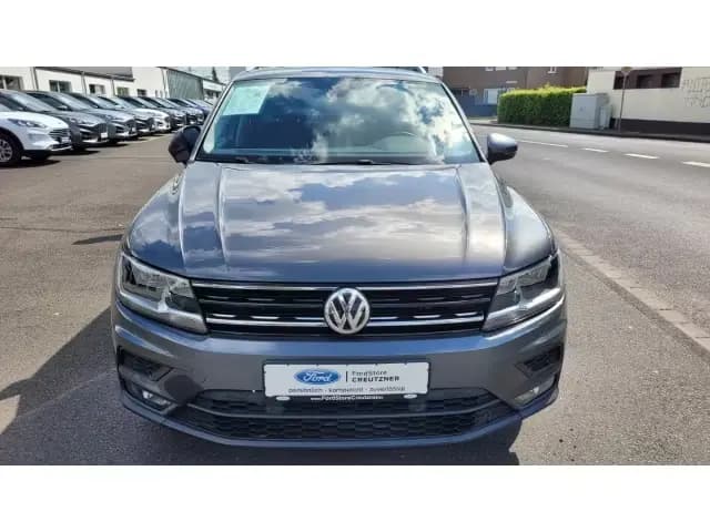 Main__Slider__Photo:Volkswagen Tiguan Sound BMT Start-Stopp 1. Hand und Unfallf 03/2018-0