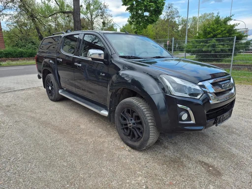 Main__Slider__Photo:Isuzu D-Max Pickup-Hardtop 01/2019-0