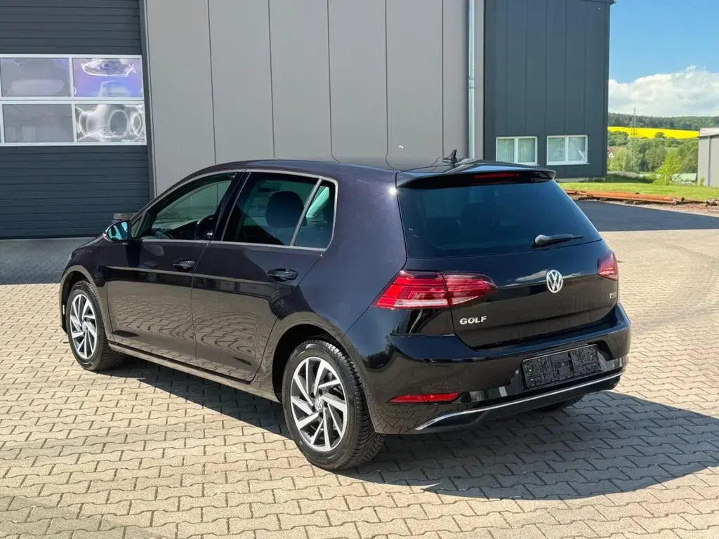 Main__Slider__Photo:Volkswagen Golf 1.5 TSI Sound DSG ACC Navi SHZ App-Connect 12/2017-1