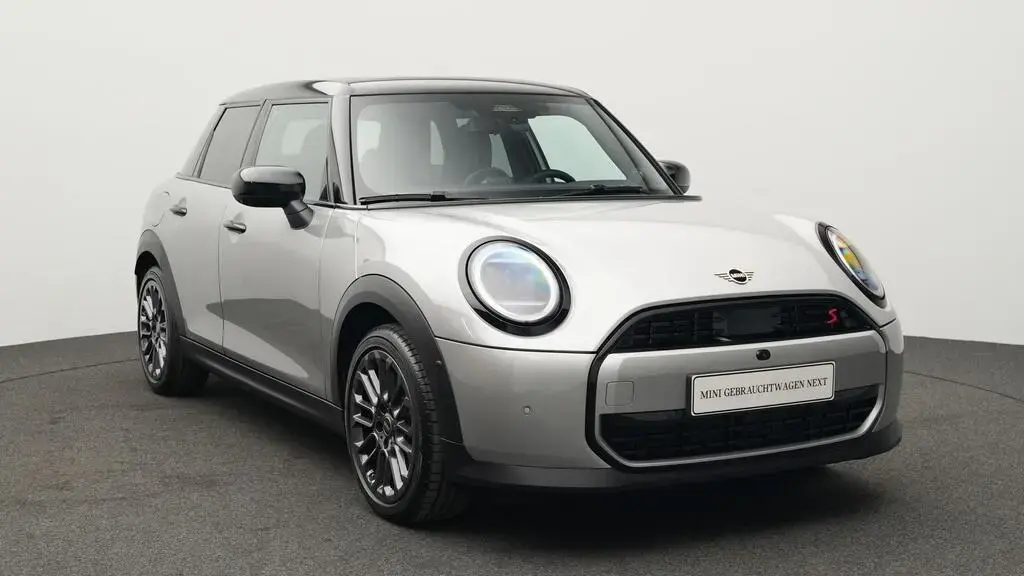Main__Slider__Photo:MINI Cooper S 5-Türer 04/2025-1