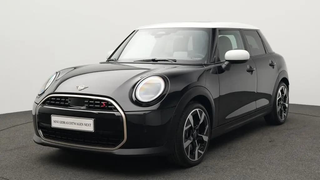 Main__Slider__Photo:MINI Cooper S 5-Türer 03/2025-0
