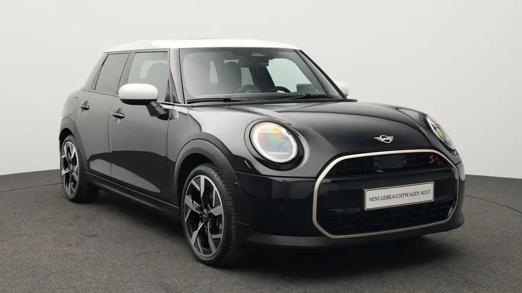 Main__Slider__Photo:MINI Cooper S 5-Türer 03/2025-1