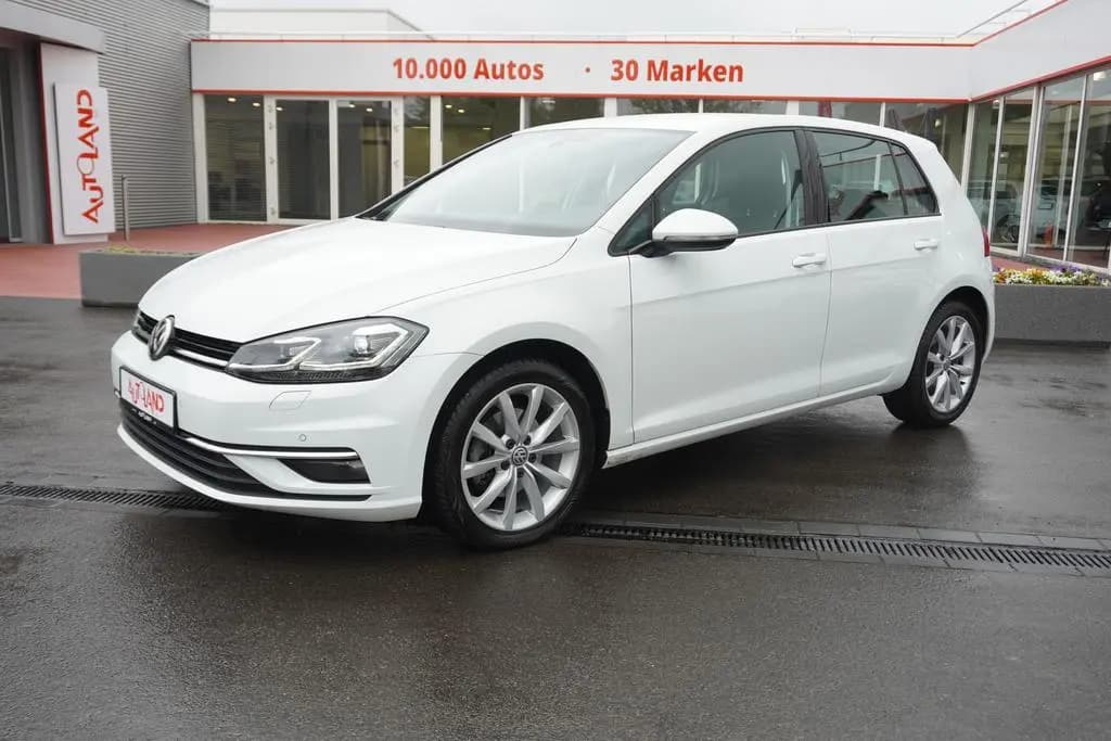 Main__Slider__Photo:Volkswagen Golf VII 1.5 Highline LED Totwinkel App Connect 11/2019-0