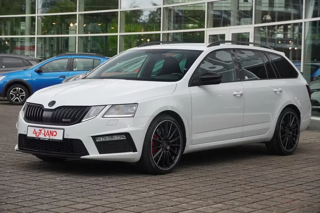 Main__Slider__Photo:Skoda Octavia Combi 2.0 RS 245 Navi Digitales Cockpit 05/2019-0